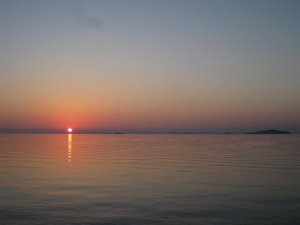 sunset-over-the-sea-991788-pixabay.jpg